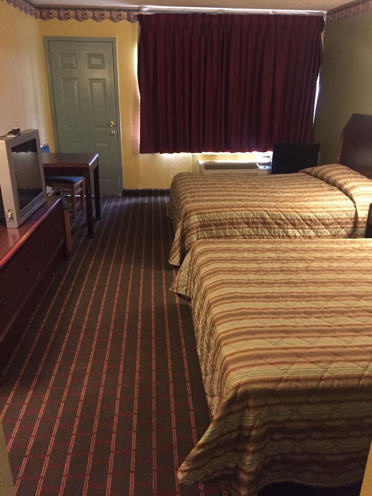 Camelot Inn Amarillo Buitenkant foto