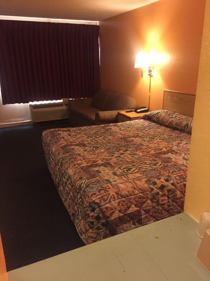 Camelot Inn Amarillo Buitenkant foto